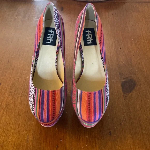 FRH Platform Shoes - Picture 2 of 6